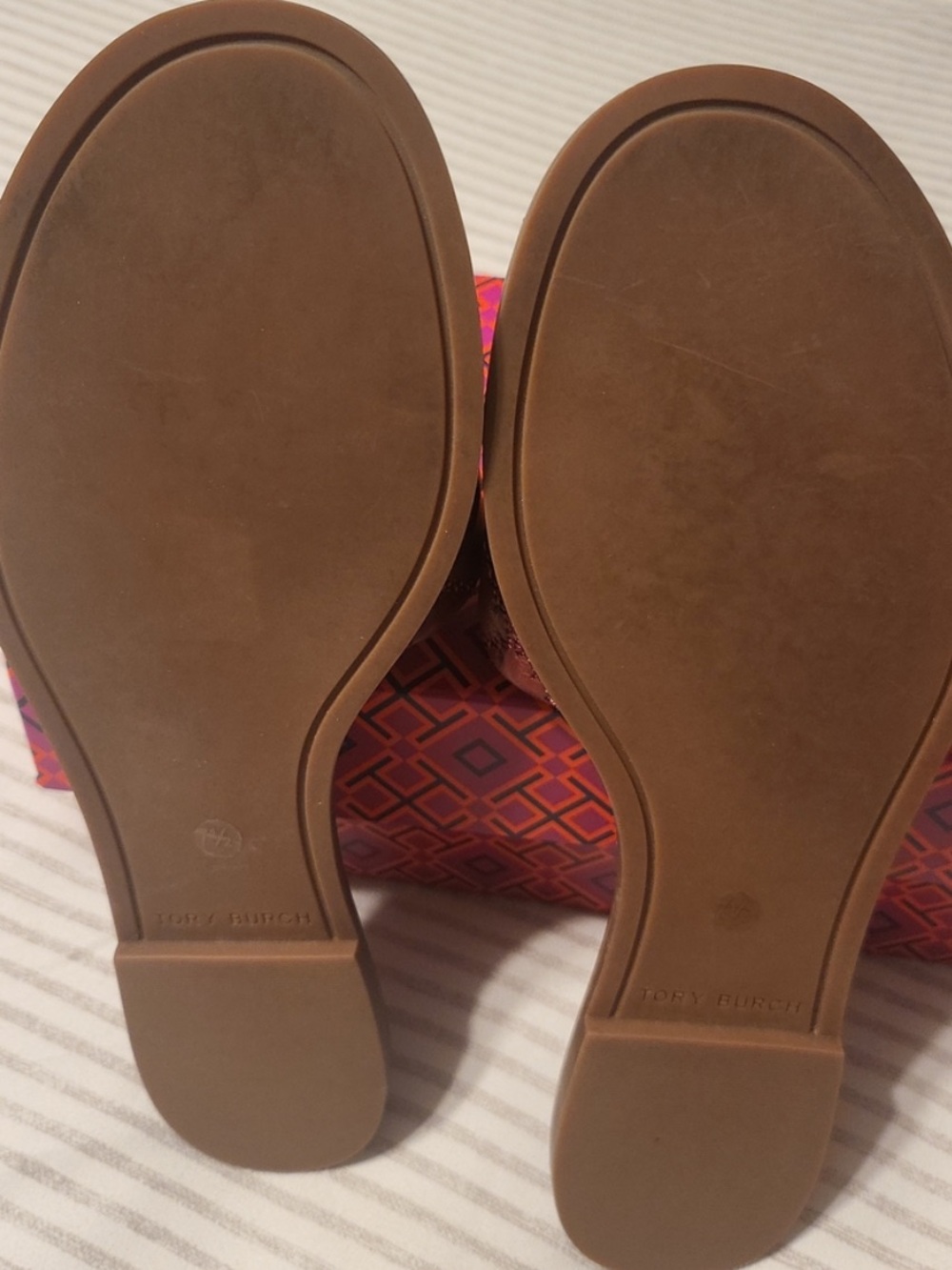 Tory Burch Roma Red Patterned Sandals - Picture 2 of 3